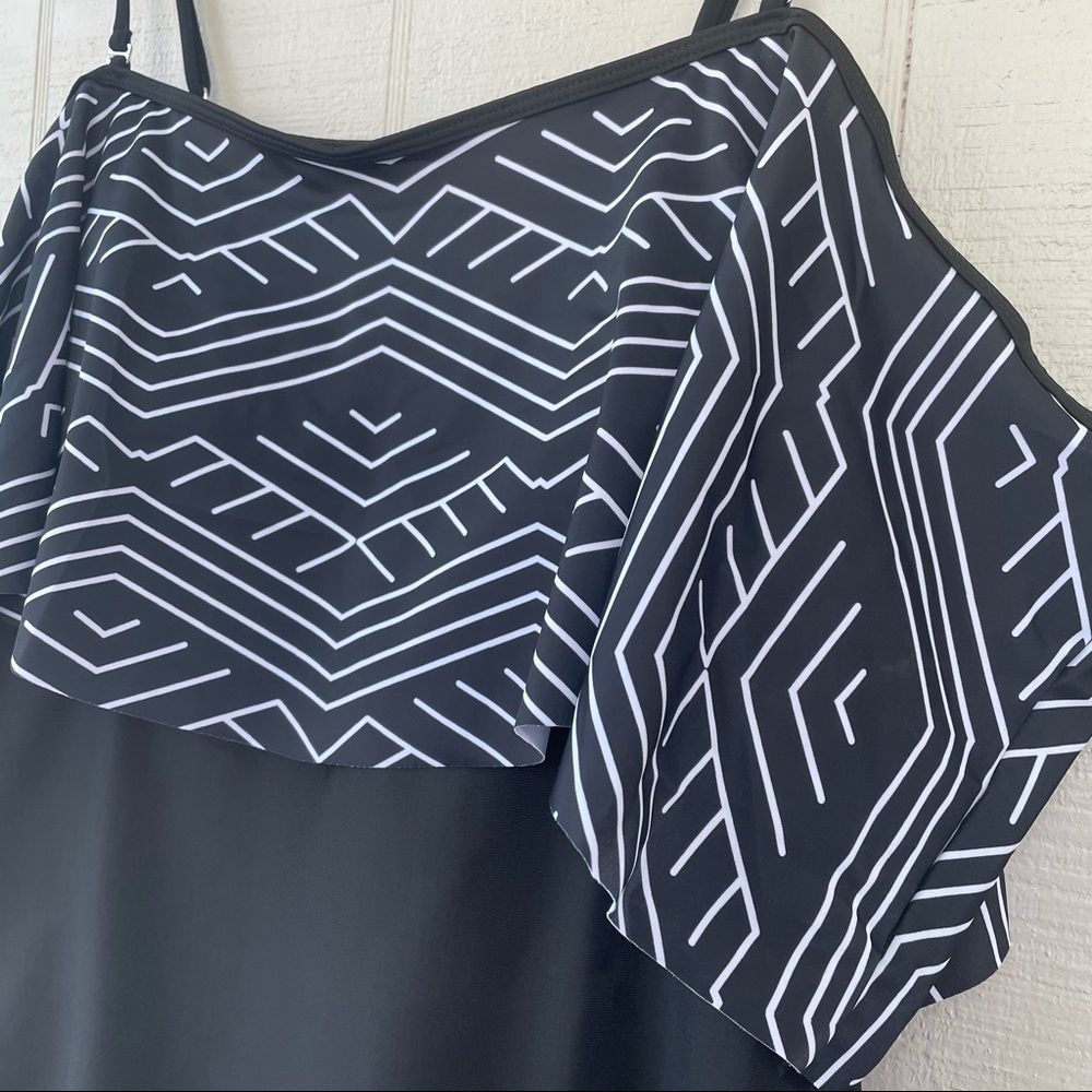 New Plus Size Ruffle Off Shoulder Swimsuit - Picture 3 of 6